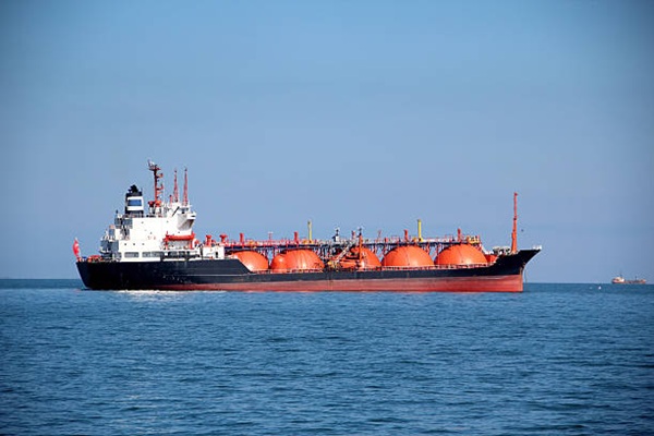 Atmospheric and pressurized storage tanks