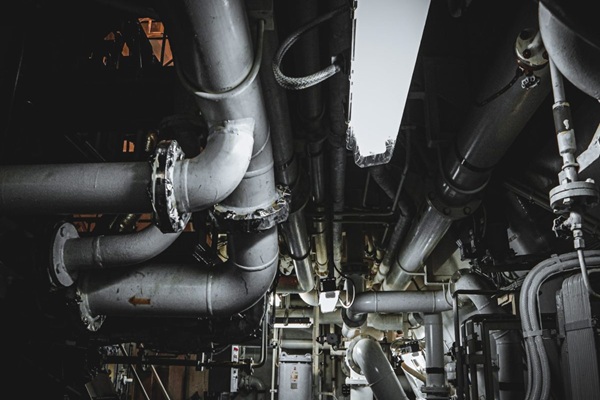 Marine loading arm at jetty